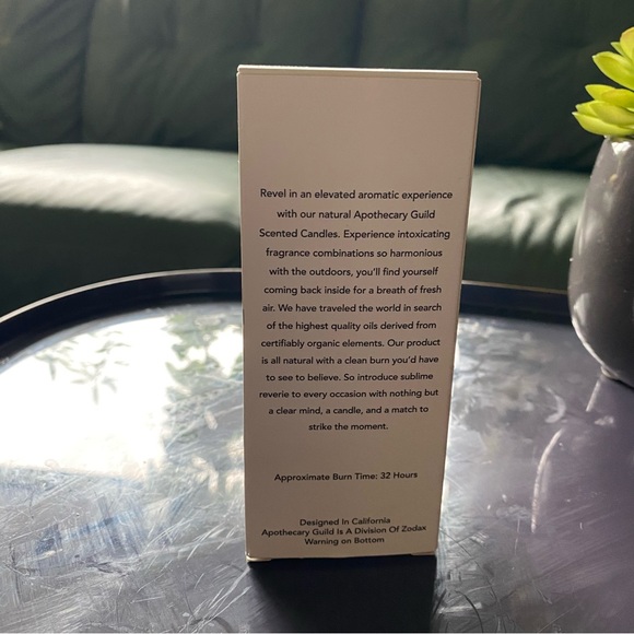 ZODAX Apothecary Guild Collection Delmar Short Scented Candle (Beach House) 4.2 - Picture 3 of 4